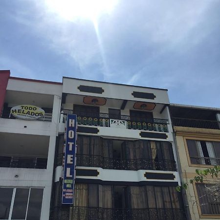 Hotel Confort Cuba Pereira Esterno foto